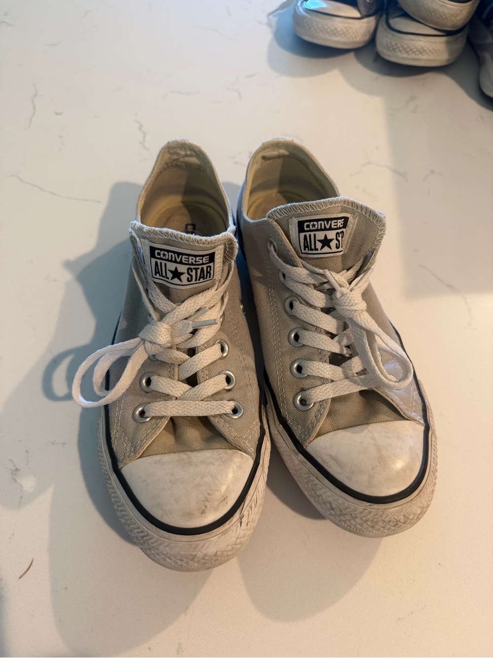 Women converse size 7